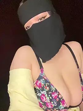 RooVaaN-Xx on StripChat 