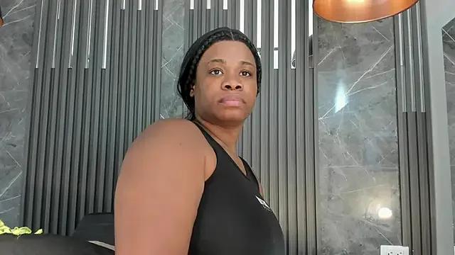 SaraiEvans on StripChat 