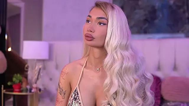 SashaFerrera on StripChat 