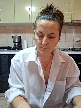 Sweet-milf- on StripChat 