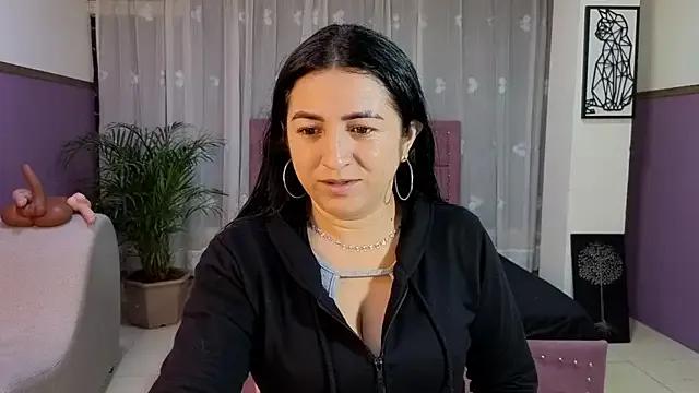 tessa_drawing on StripChat 