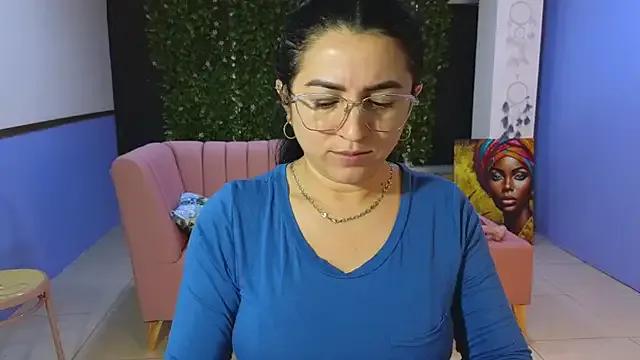 tessa_drawing on StripChat 