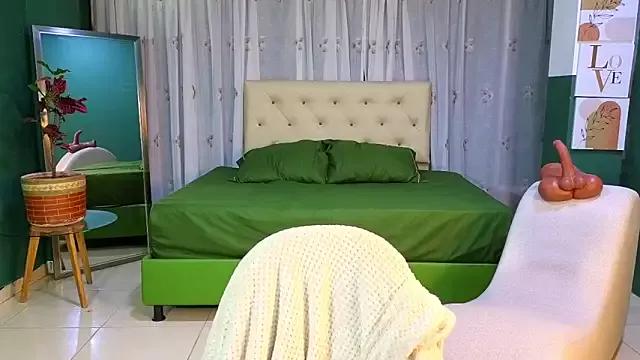 tessa_drawing on StripChat 