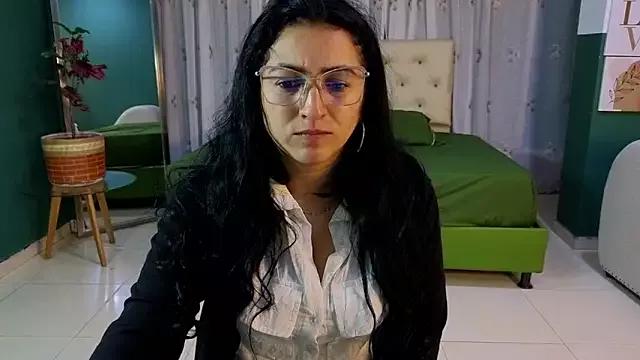 tessa_drawing on StripChat 