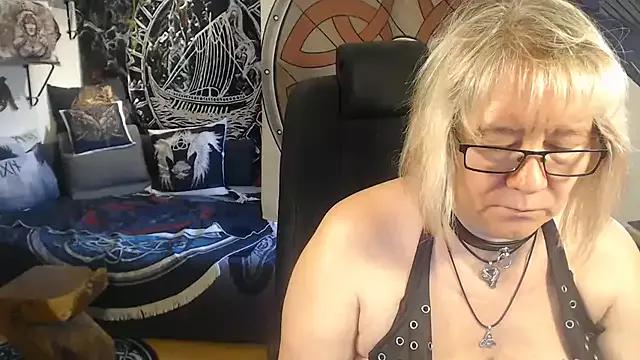 TittenMichelle on StripChat 
