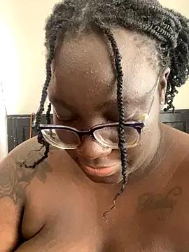 Toomuch_Squirt on StripChat 