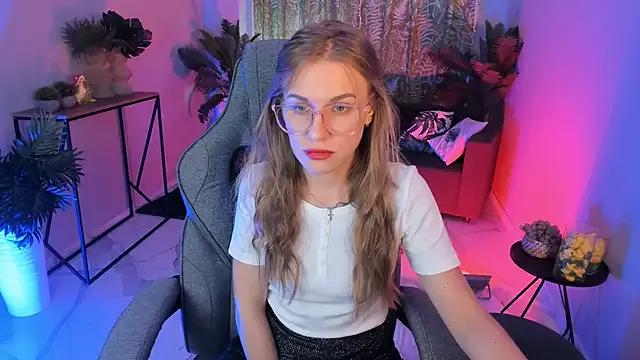 VanessaMates — I'll show you my legs