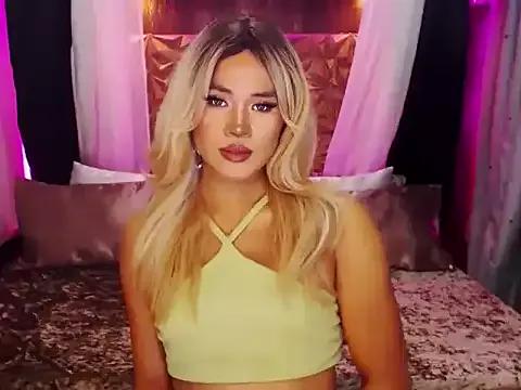 YllanaAltheaXxX on StripChat 